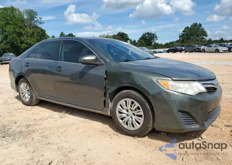 2012 Toyota Camry Base z USA, uszkodzony, nr VIN 4T1BF1FK2CU514351